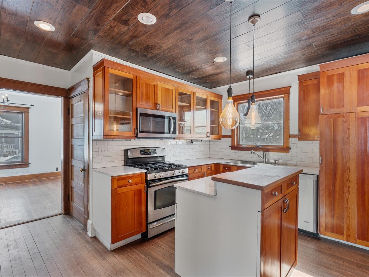 Homes for sale in Davenport, IA | 825 E Central Park Ave, Davenport, IA 52803 | MLS# 12582298