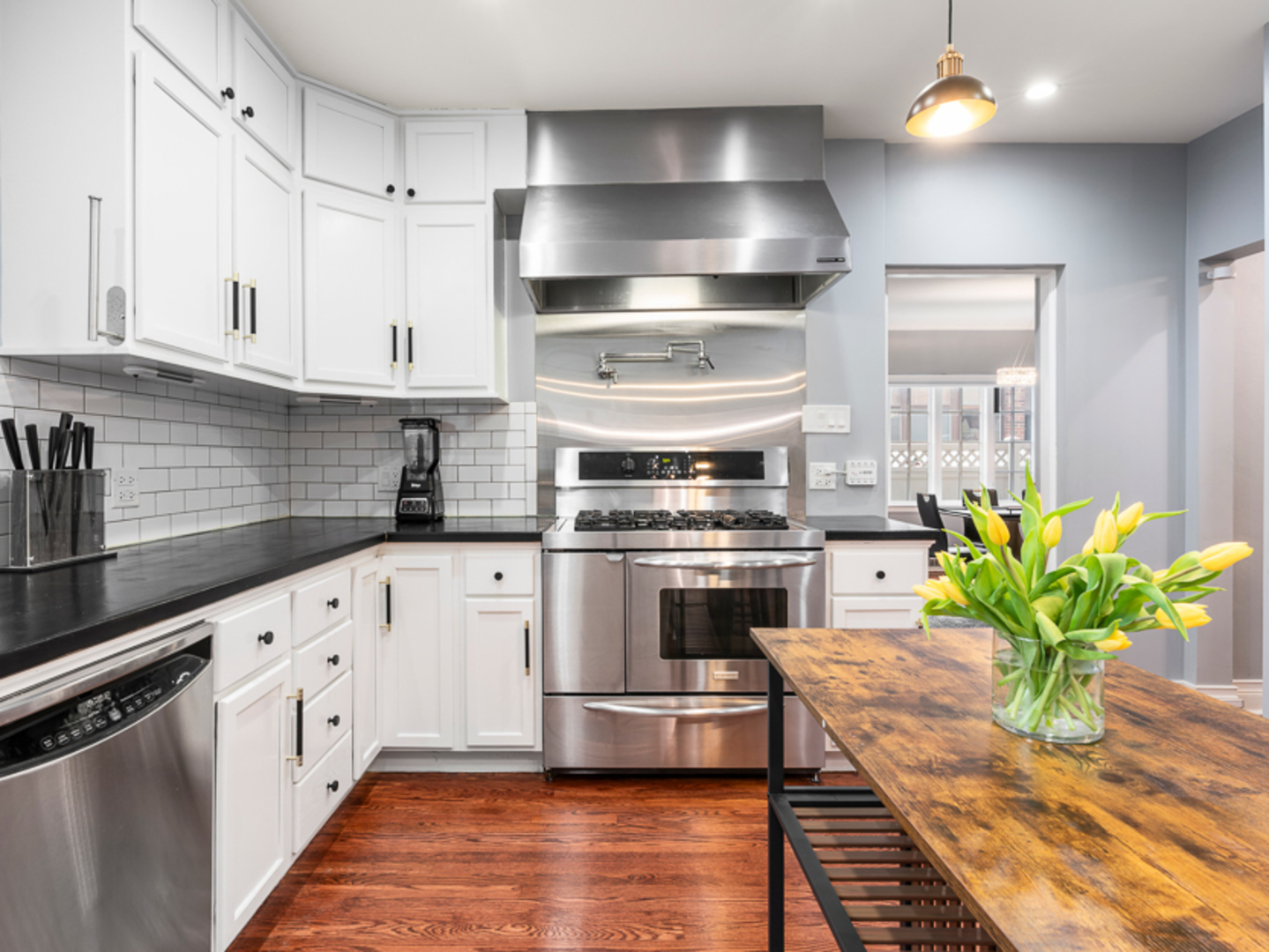 Homes for sale in Chicago, IL | 9950 S Hamilton Ave, Chicago, IL 60643 | MLS# 12584401