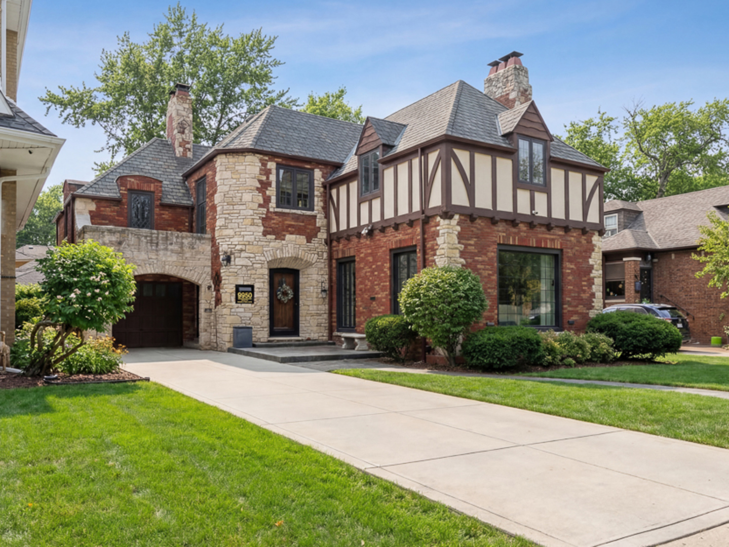 Homes for sale in Chicago, IL | 9950 S Hamilton Ave, Chicago, IL 60643 | MLS# 12584401