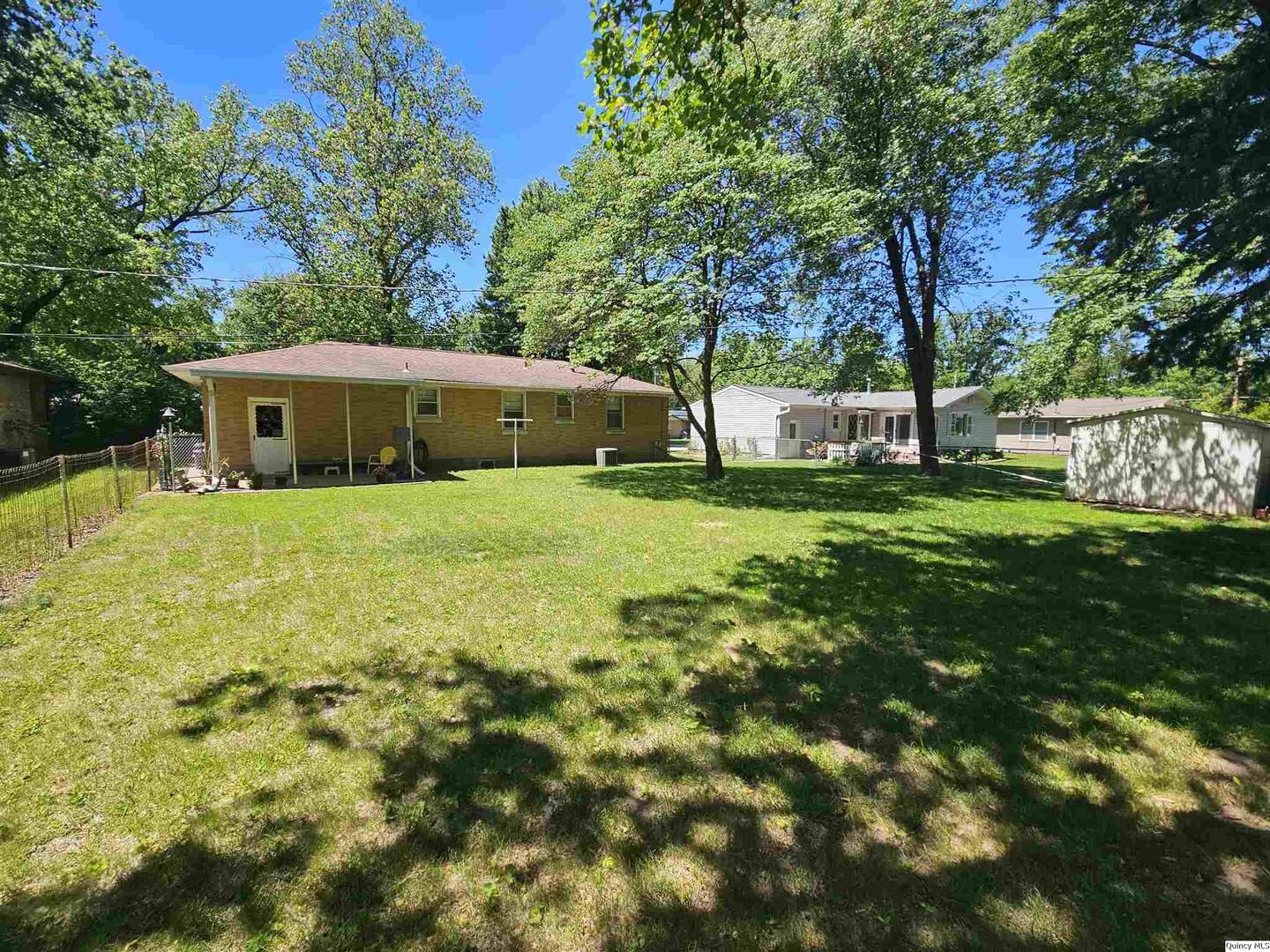 Homes for sale in Quincy, IL | 2025 W Hilltop Dr, Quincy, IL 62305 | MLS# 12584873