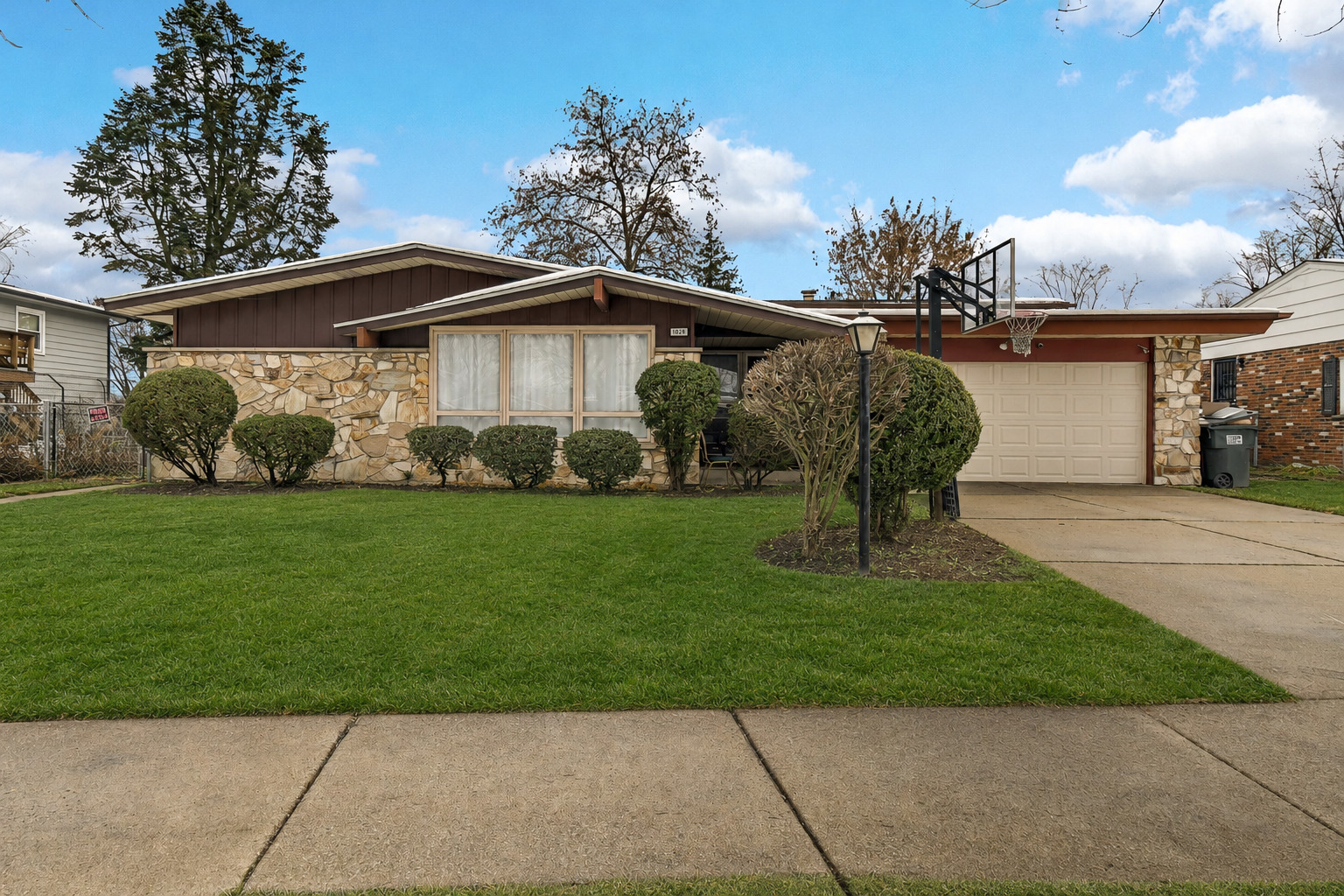 Homes for sale in Glenwood, IL | 1028 W Strieff Ln, Glenwood, IL 60425 | MLS# 12589337
