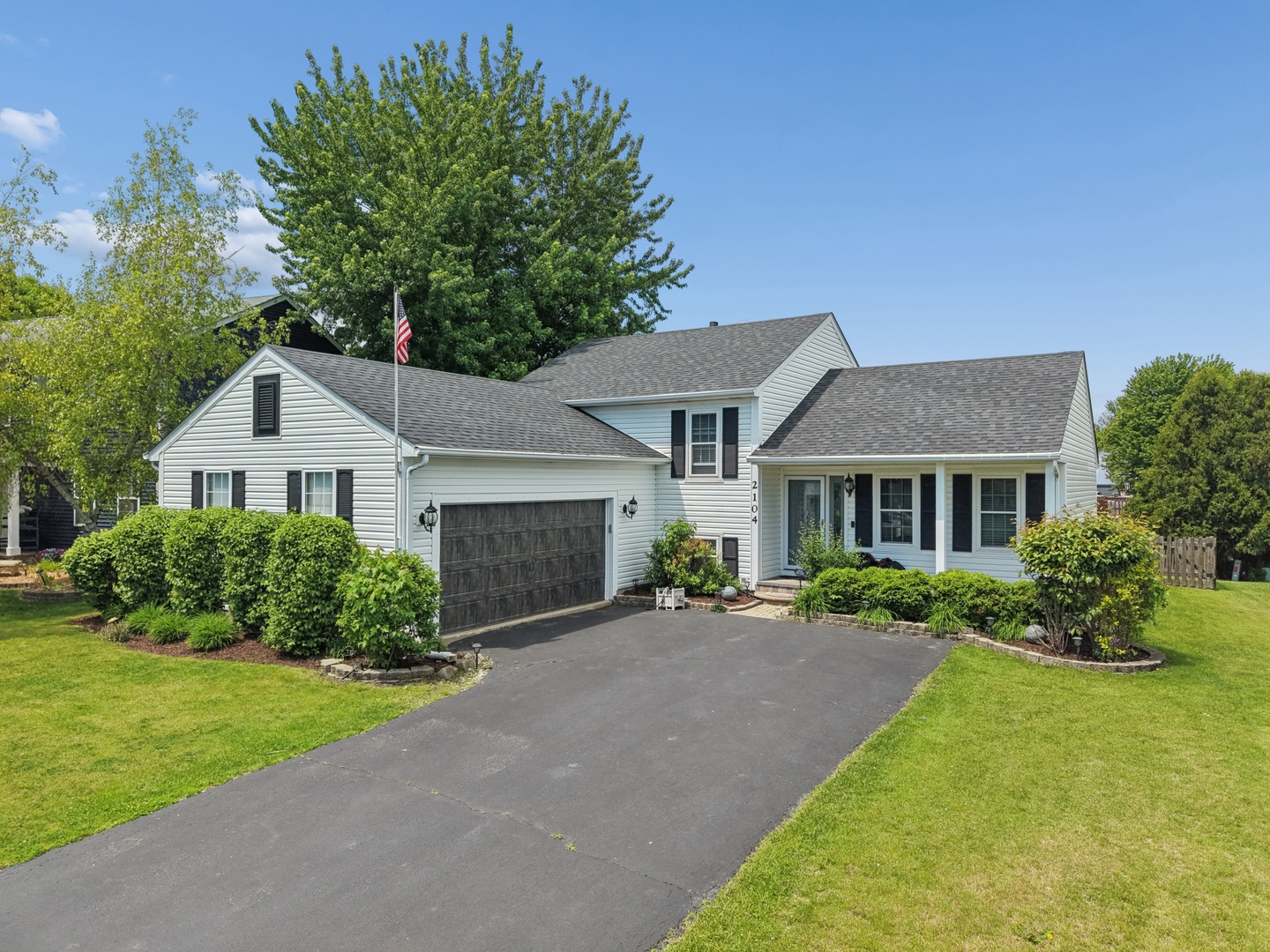 Homes for sale in Lake Villa, IL | 2104 Oakleaf Ln, Lake Villa, IL 60046 | MLS# 12590476