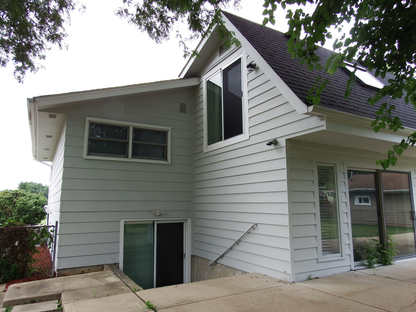 5th image of 1109 W Weathersfield Wy, Schaumburg, IL 60193 | MLS# 12591253