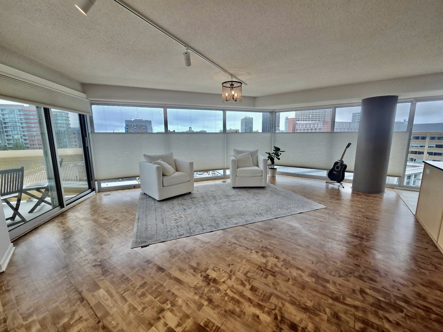 5th image of 1720 Maple Ave #910, Evanston, IL 60201 | MLS# 12591348