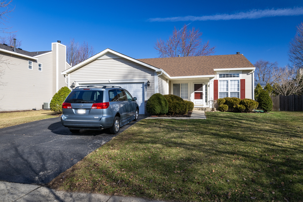 Homes for sale in Bolingbrook, IL | 1882 Blossom Ridge Dr, Bolingbrook, IL 60490 | MLS# 12592197