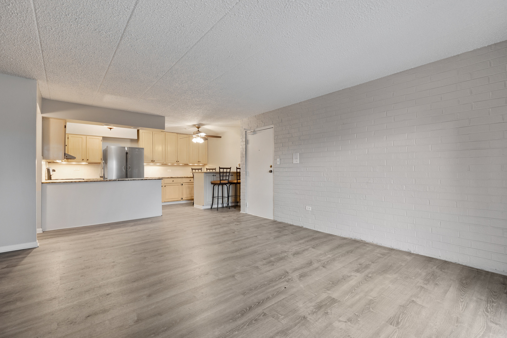 5th image of 433 Cavalier Ct, West Dundee, IL 60118
