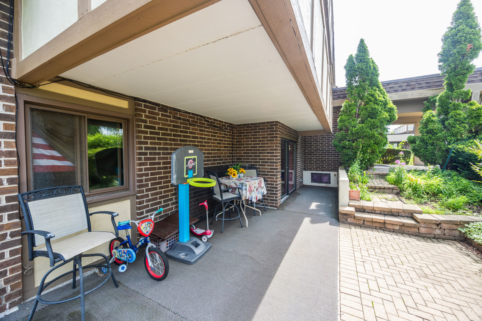 image of 433 Cavalier Ct, West Dundee, IL 60118