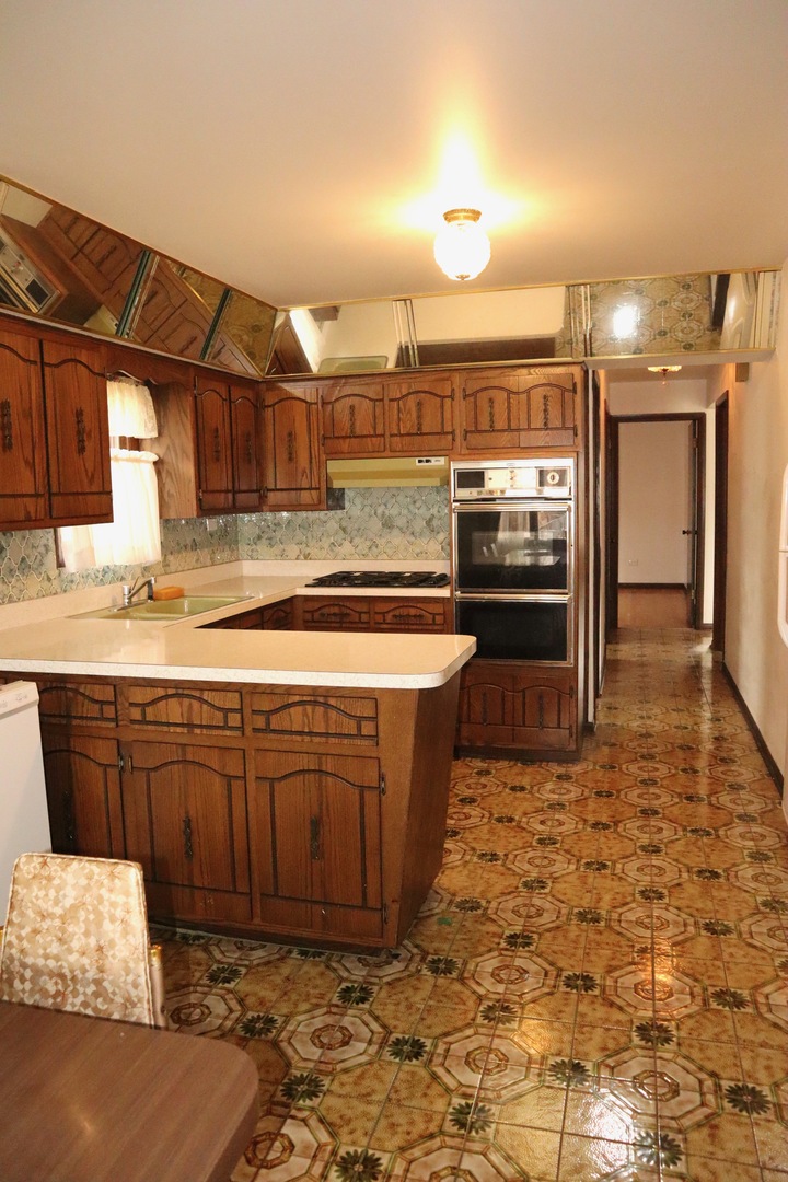 Homes for sale in Chicago, IL | 6102 W 64Th St, Chicago, IL 60638 | MLS# 12594656