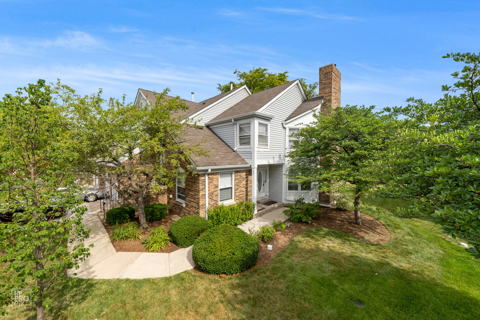 Homes for sale in Buffalo Grove, IL | 98 Willow Pkwy, Buffalo Grove, IL 60089 | MLS# 12594679