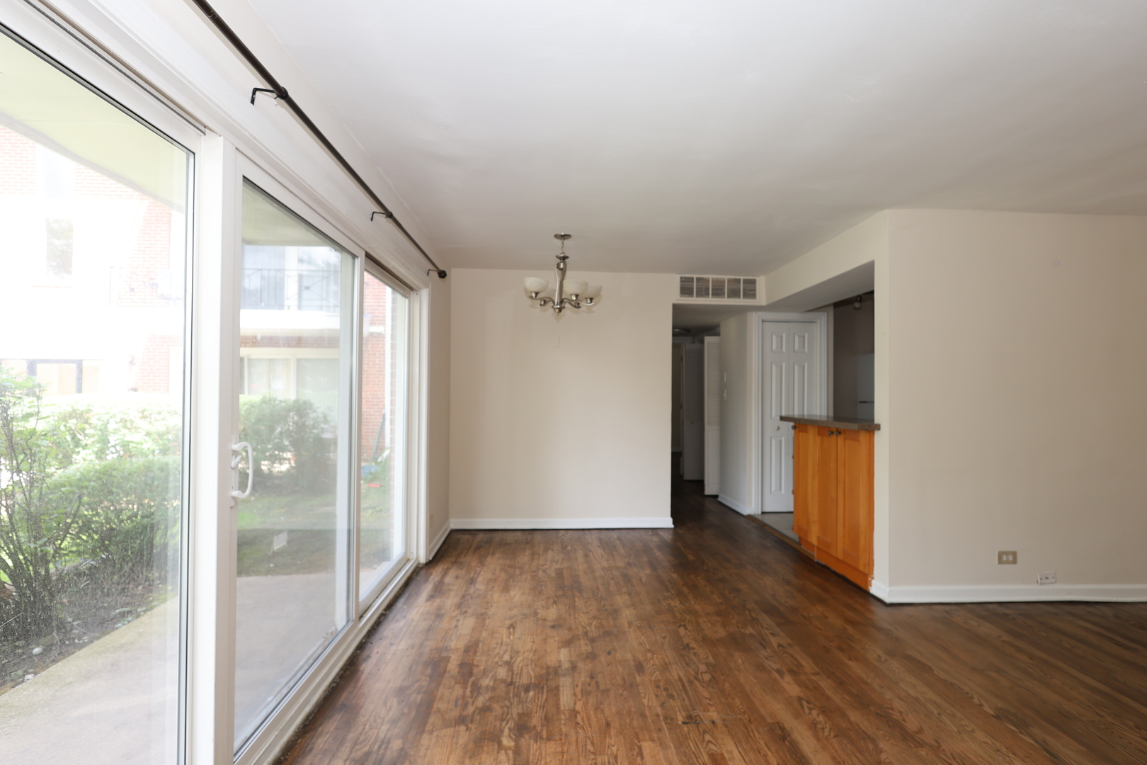 3rd image of 10111 Old Orchard Ct #101, Skokie, IL 60076 | MLS# 12594760