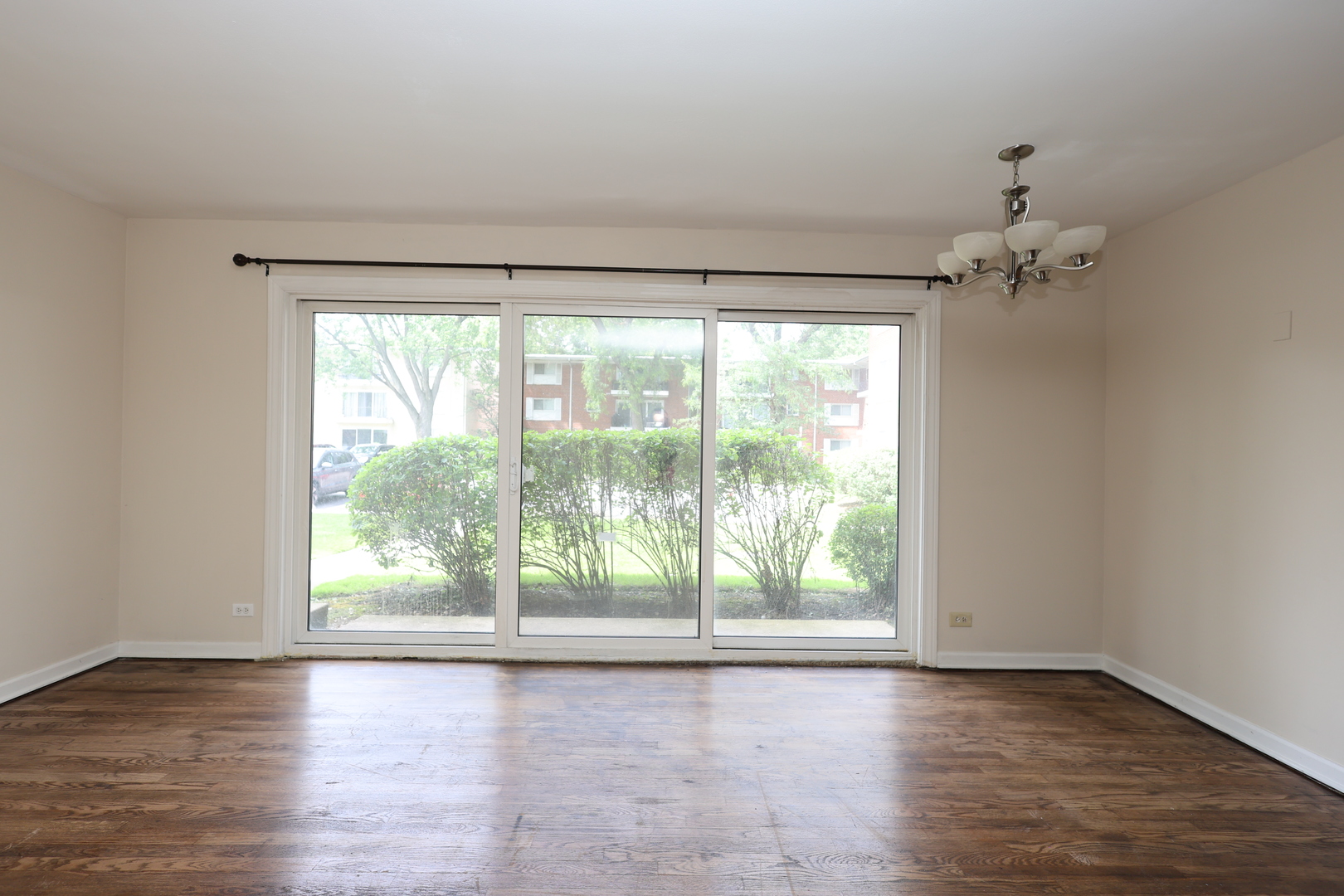 5th image of 10111 Old Orchard Ct #101, Skokie, IL 60076 | MLS# 12594760