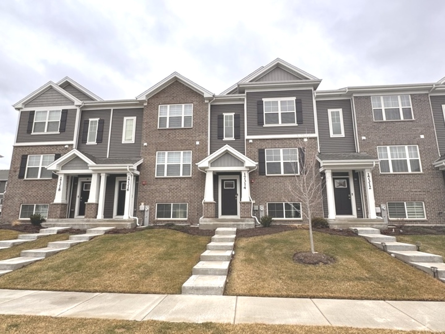 2nd image of 17314 Roscommon Rd, Tinley Park, IL 60477 | MLS# 12595121
