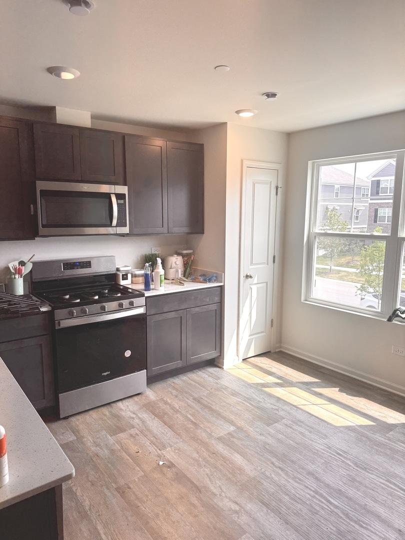 5th image of 17314 Roscommon Rd, Tinley Park, IL 60477 | MLS# 12595121
