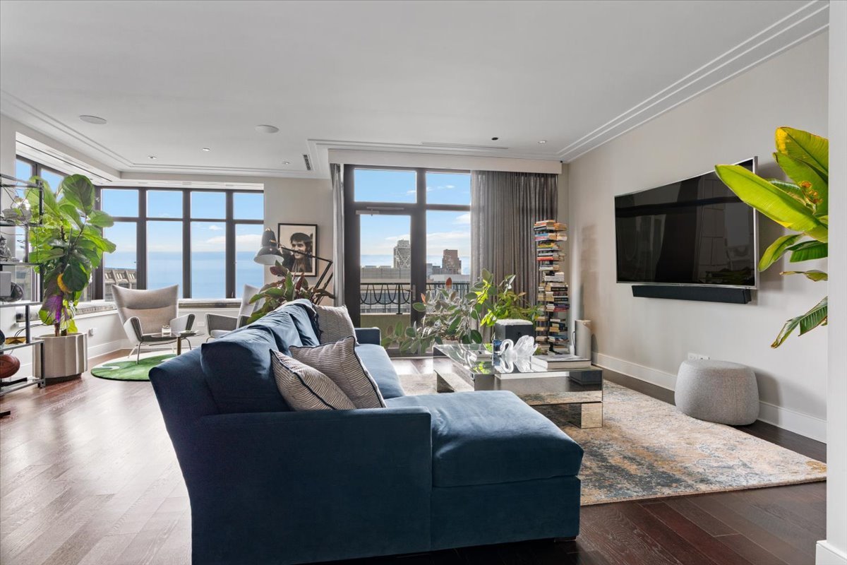 4th image of 118 E Erie St #35G, Chicago, IL 60611 | MLS# 12596294