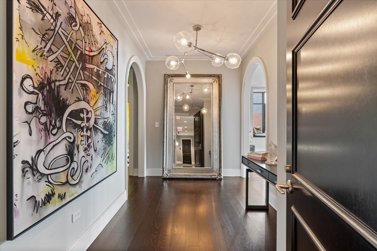2nd image of 118 E Erie St #35G, Chicago, IL 60611 | MLS# 12596294