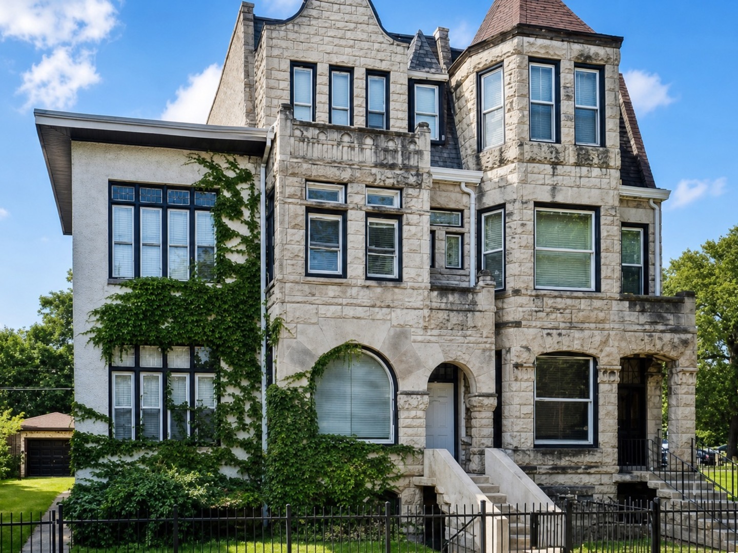 Homes for sale in Chicago, IL | 611 E 50th Pl, Chicago, IL 60615 | MLS# 12596802