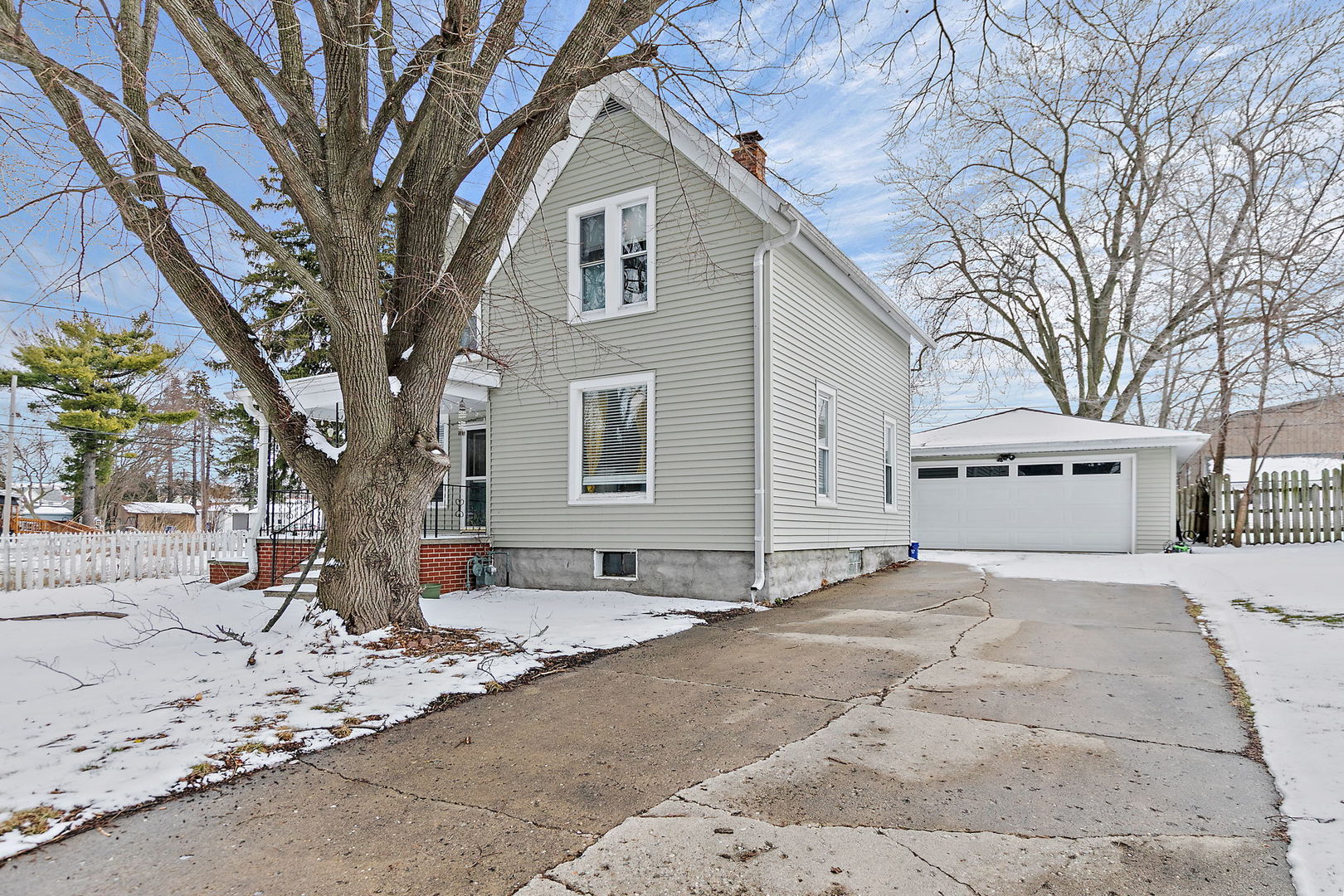 Homes for sale in De Kalb, IL | 308 S 8Th St, De Kalb, IL 60115 | MLS# 12596855