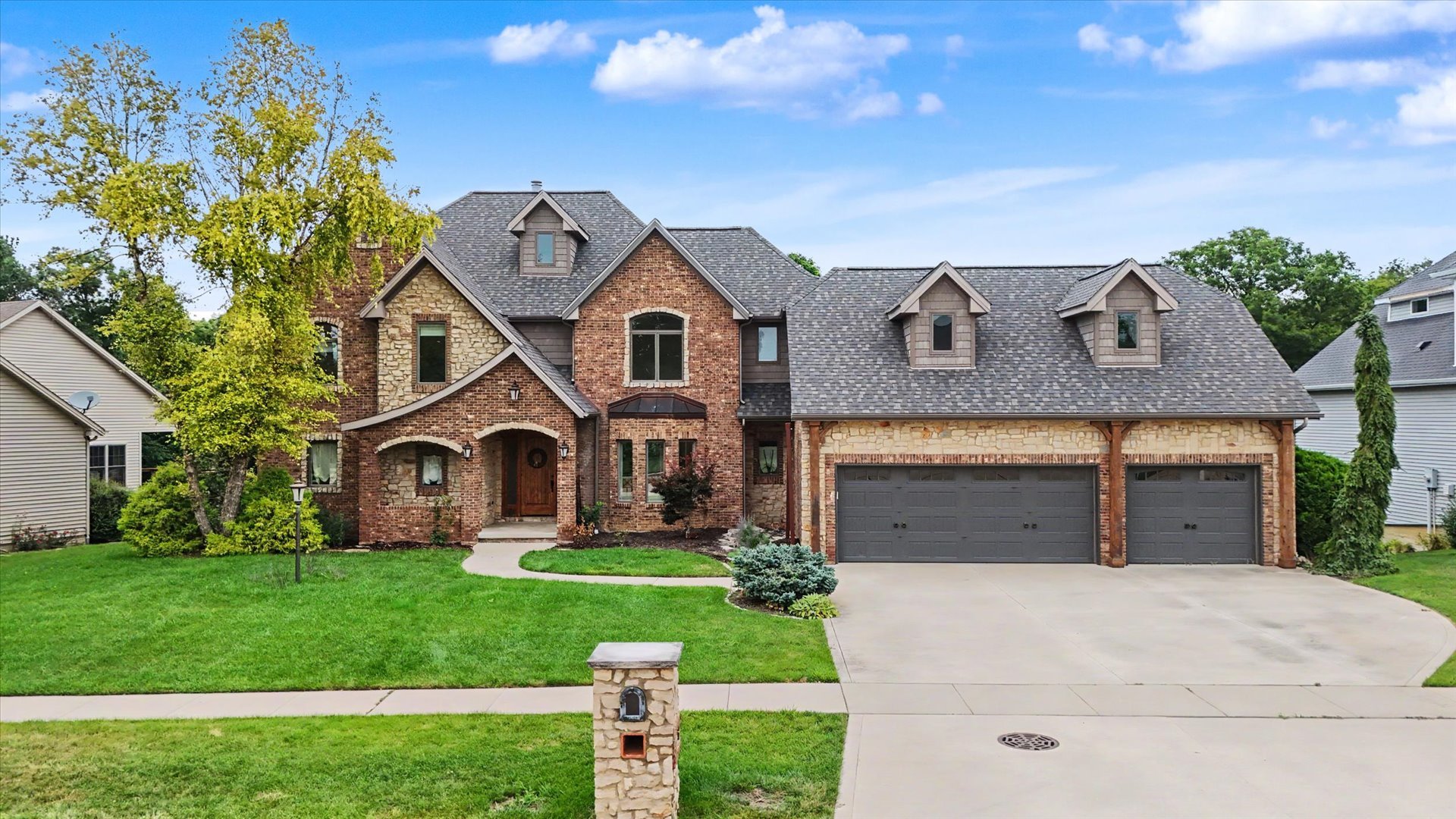 1st image of 1610 Briarwood Ln, Mahomet, IL 61853 | MLS# 12597161