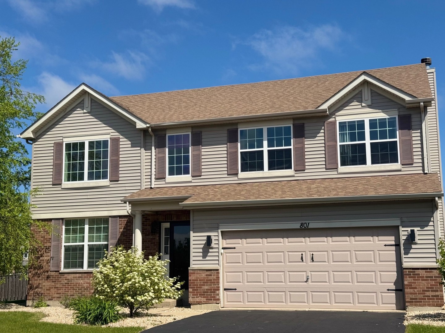 Homes for sale in Yorkville, IL | 801 Parkside Ln, Yorkville, IL 60560 | MLS# 12598255
