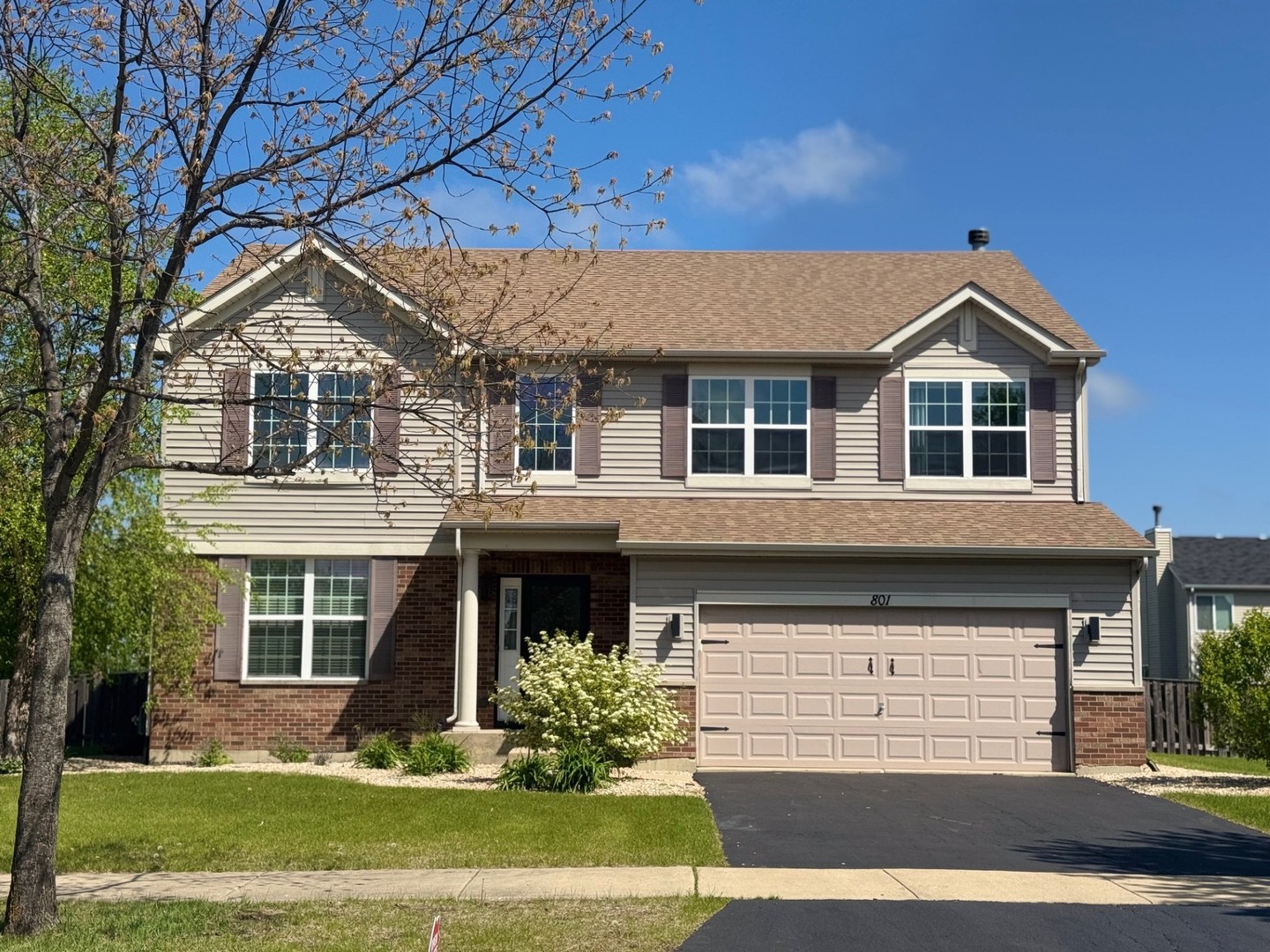Homes for sale in Yorkville, IL | 801 Parkside Ln, Yorkville, IL 60560 | MLS# 12598255