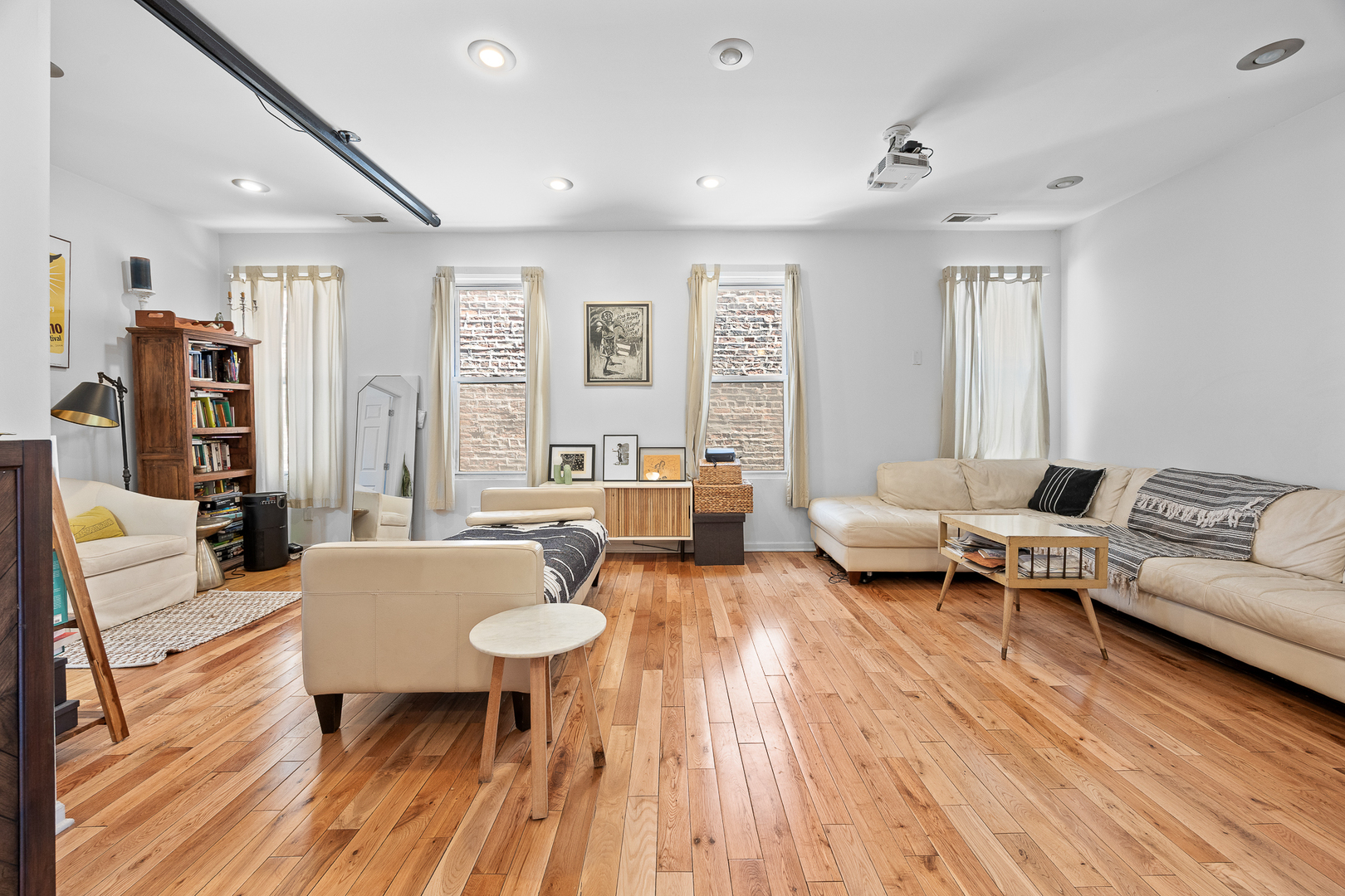 2nd image of 1527 W 18th Pl, Chicago, IL 60608 | MLS# 12599877