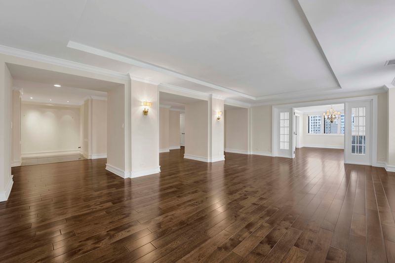 5th image of 40 E Delaware Pl, Chicago, IL 60611
