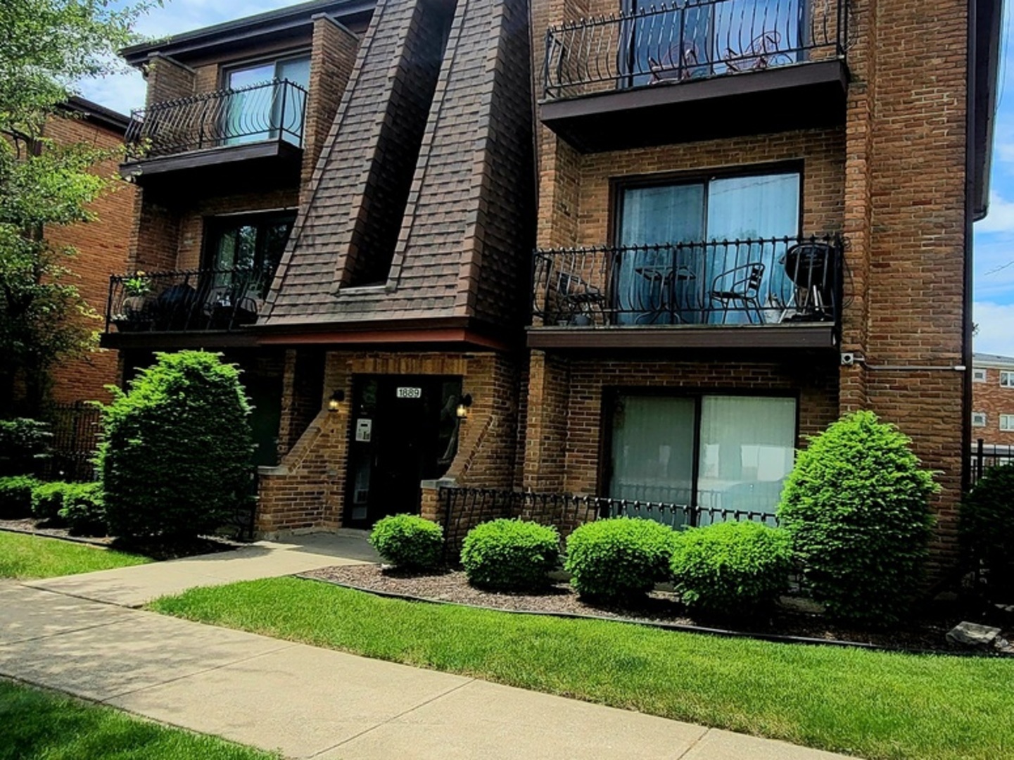 Homes for sale in Calumet, IL | 1889 Michigan City Rd #3E, Calumet, IL 60409 | MLS# 12601462