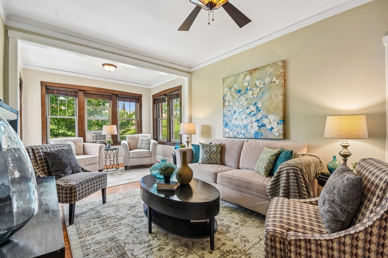 Homes for sale in Oak Park, IL | 240 S Maple Ave, Oak Park, IL 60302
