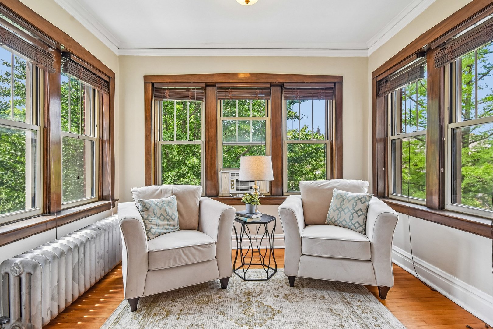 Homes for sale in Oak Park, IL | 240 S Maple Ave, Oak Park, IL 60302
