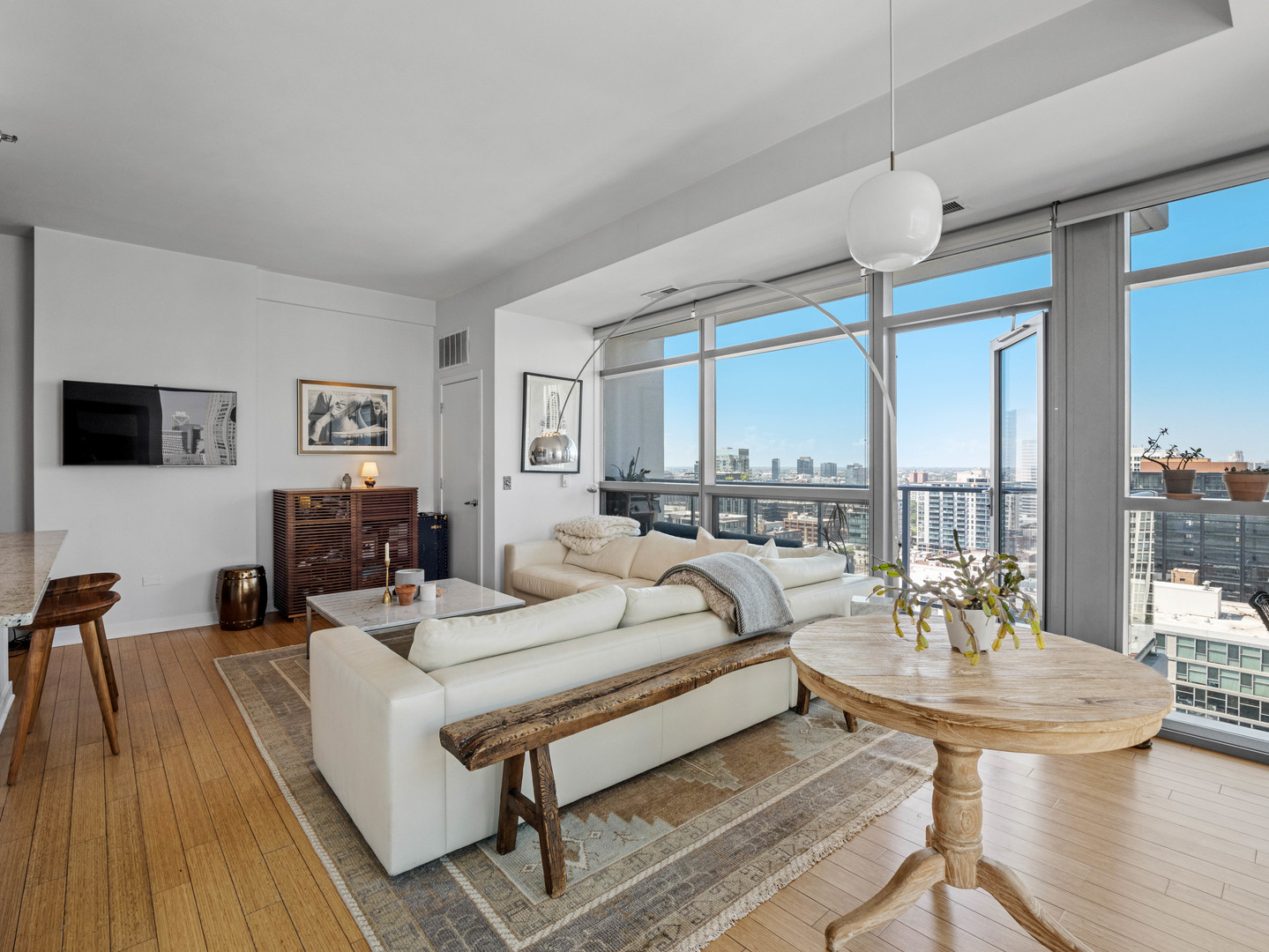 5th image of 303 W Ohio St #2202, Chicago, IL 60654 | MLS# 12601961