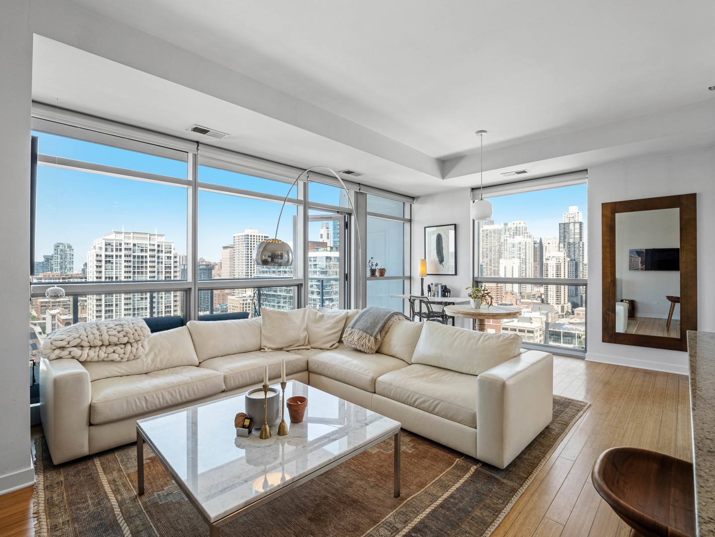 2nd image of 303 W Ohio St #2202, Chicago, IL 60654 | MLS# 12601961