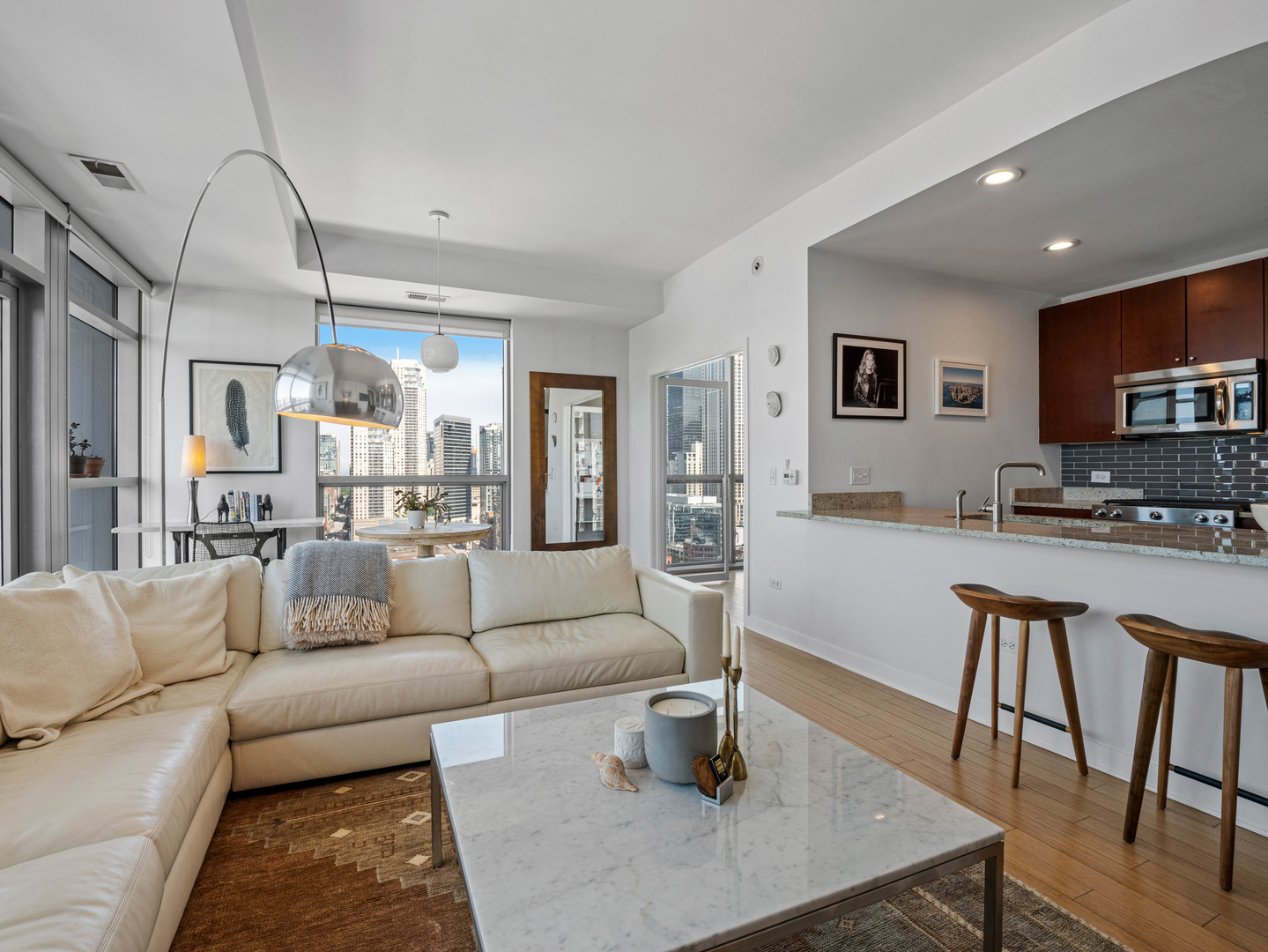 3rd image of 303 W Ohio St #2202, Chicago, IL 60654 | MLS# 12601961