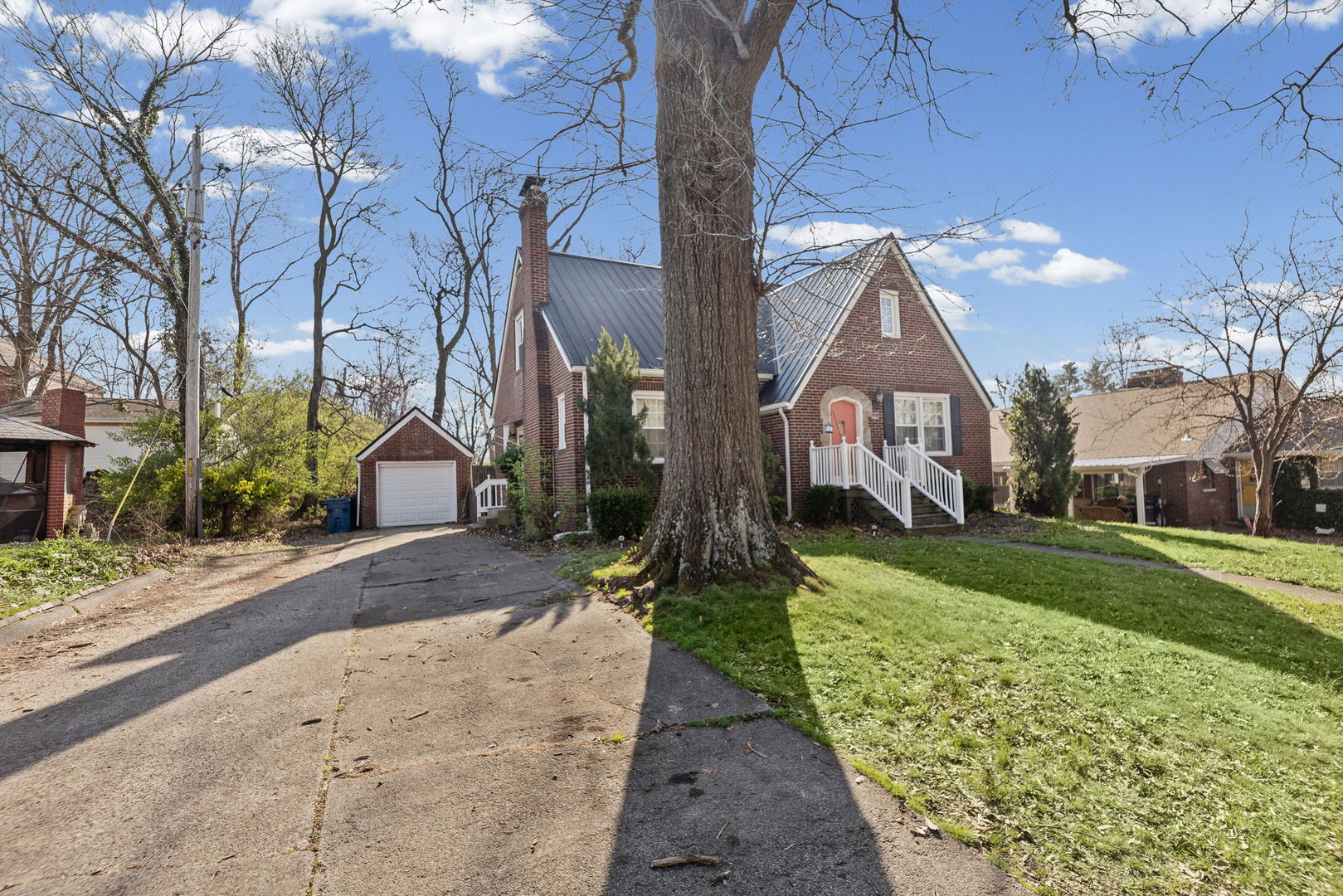 Homes for sale in Mt Vernon, IL | 710 Pavey Ave, Mt Vernon, IL 62864 | MLS# 12604177
