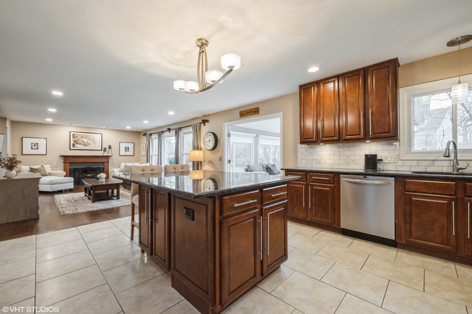 5th image of 6695 Foxworth Ln, Gurnee, IL 60031 | MLS# 12604425