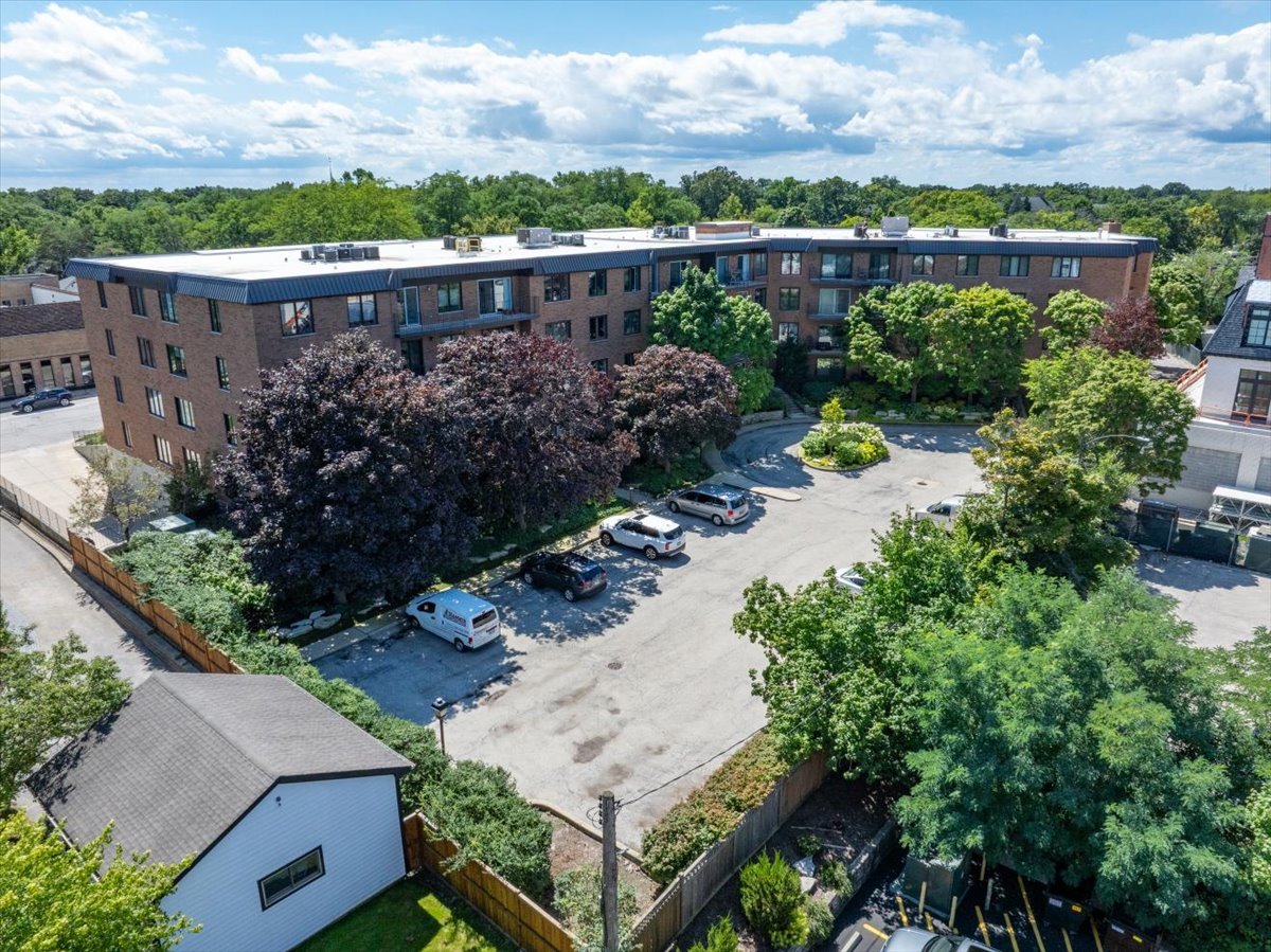 31st image of 711 Oak St #308, Winnetka, IL 60093 | MLS# 12604430