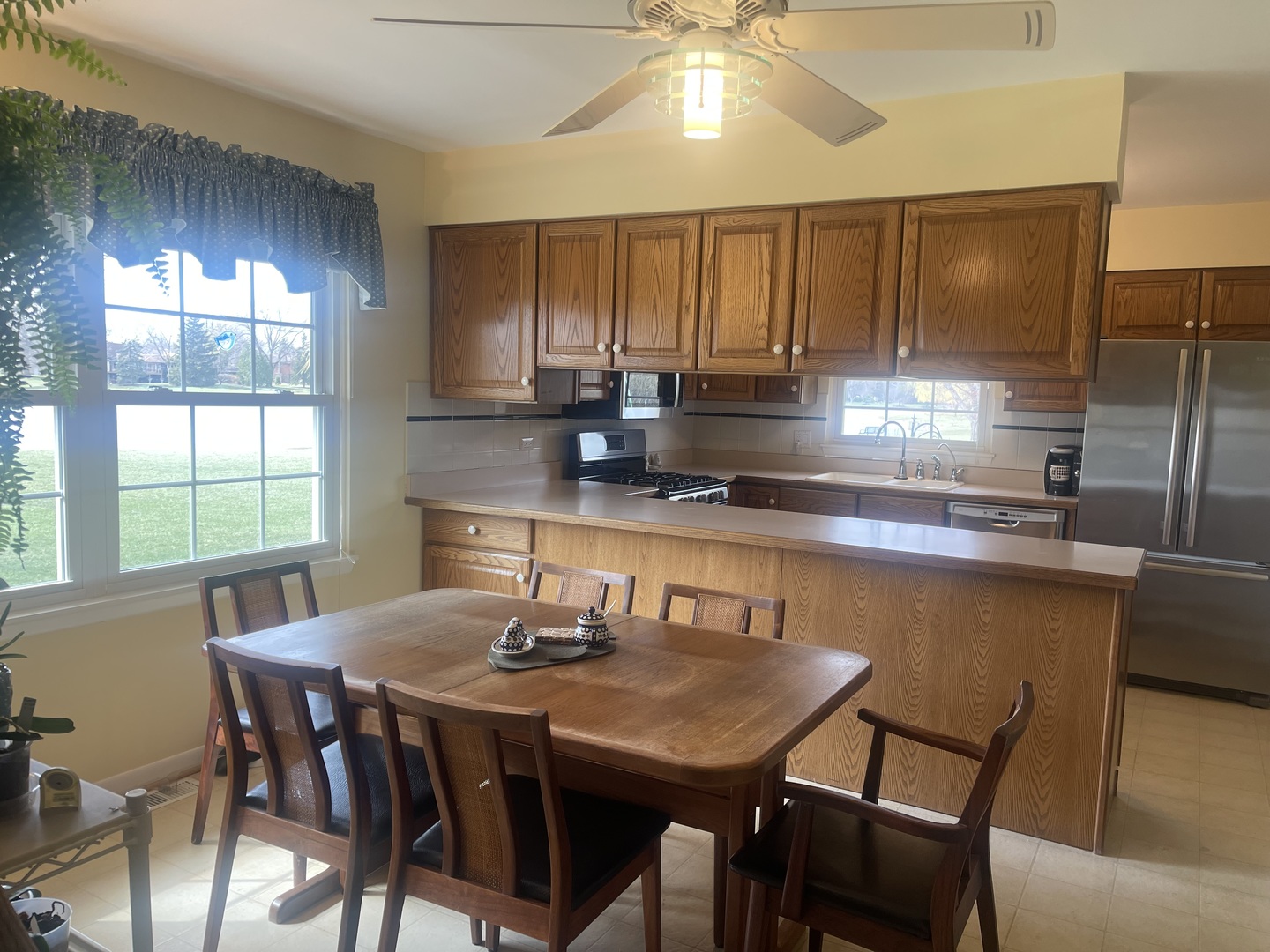 Homes for sale in Elk Grove Village, IL | 660 Versailles Cir #F, Elk Grove Village, IL 60007 | MLS# 12605521