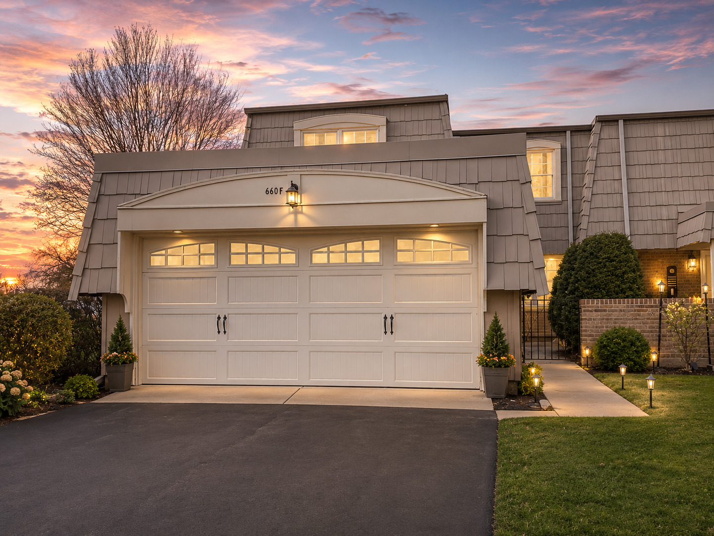Homes for sale in Elk Grove Village, IL | 660 Versailles Cir #F, Elk Grove Village, IL 60007 | MLS# 12605521