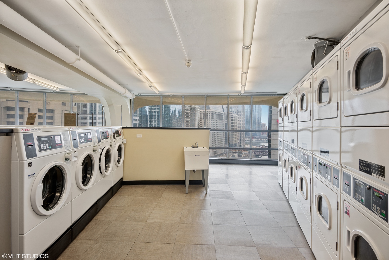 14th image of 300 N State St #2535, Chicago, IL 60654 | MLS# 12605990