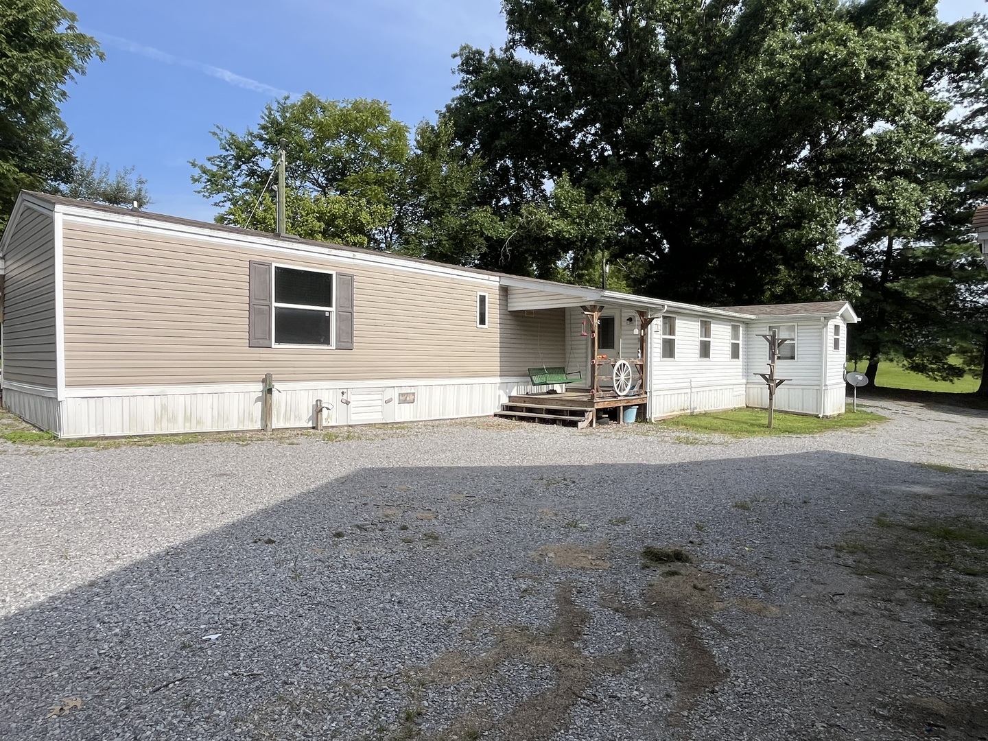 2nd image of 155 Shelby Rd, Vienna, IL 62995 | MLS# 12608470