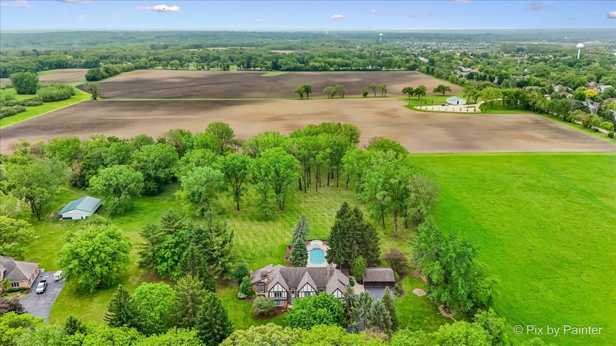 3rd image of 3 Auburn Ln, Barrington Hills, IL 60010 | MLS# 12610421