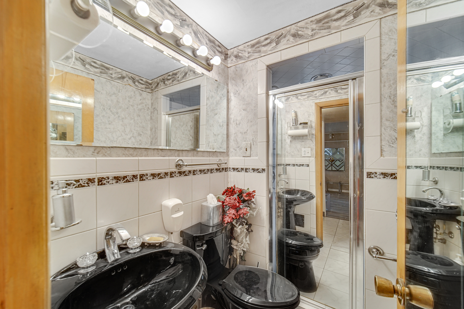 Homes for sale in Chicago, IL | 9238 S Constance Ave, Chicago, IL 60617 | MLS# 12610446