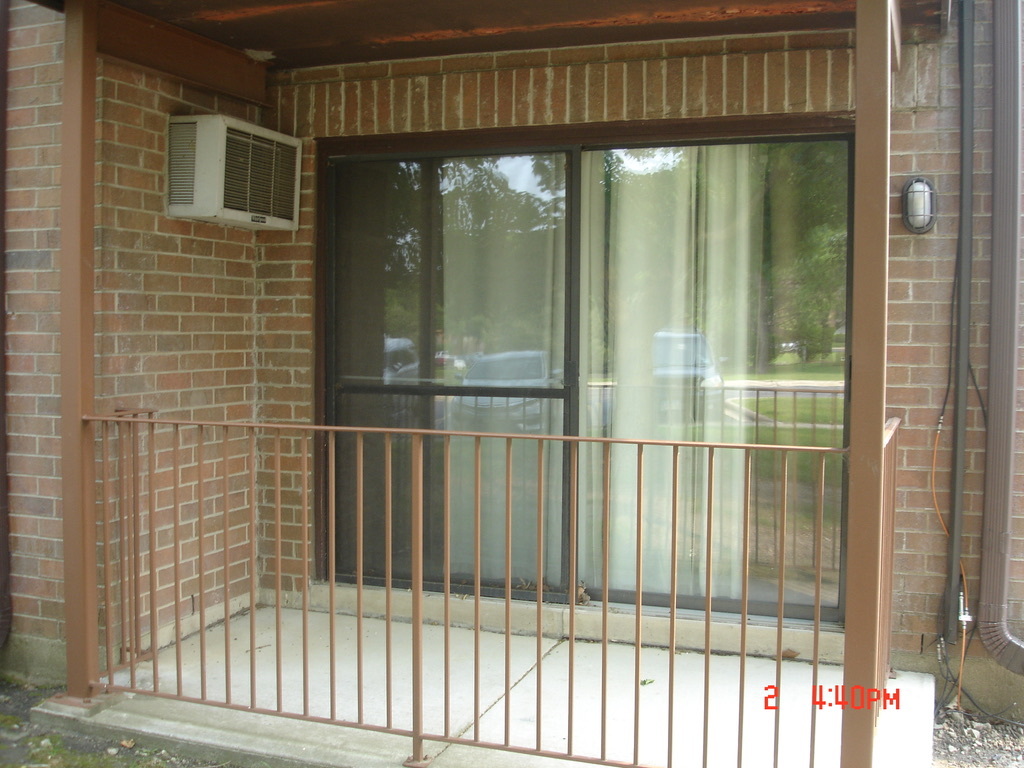 3rd image of 708 N Briar Hl Ln, Addison, IL 60101