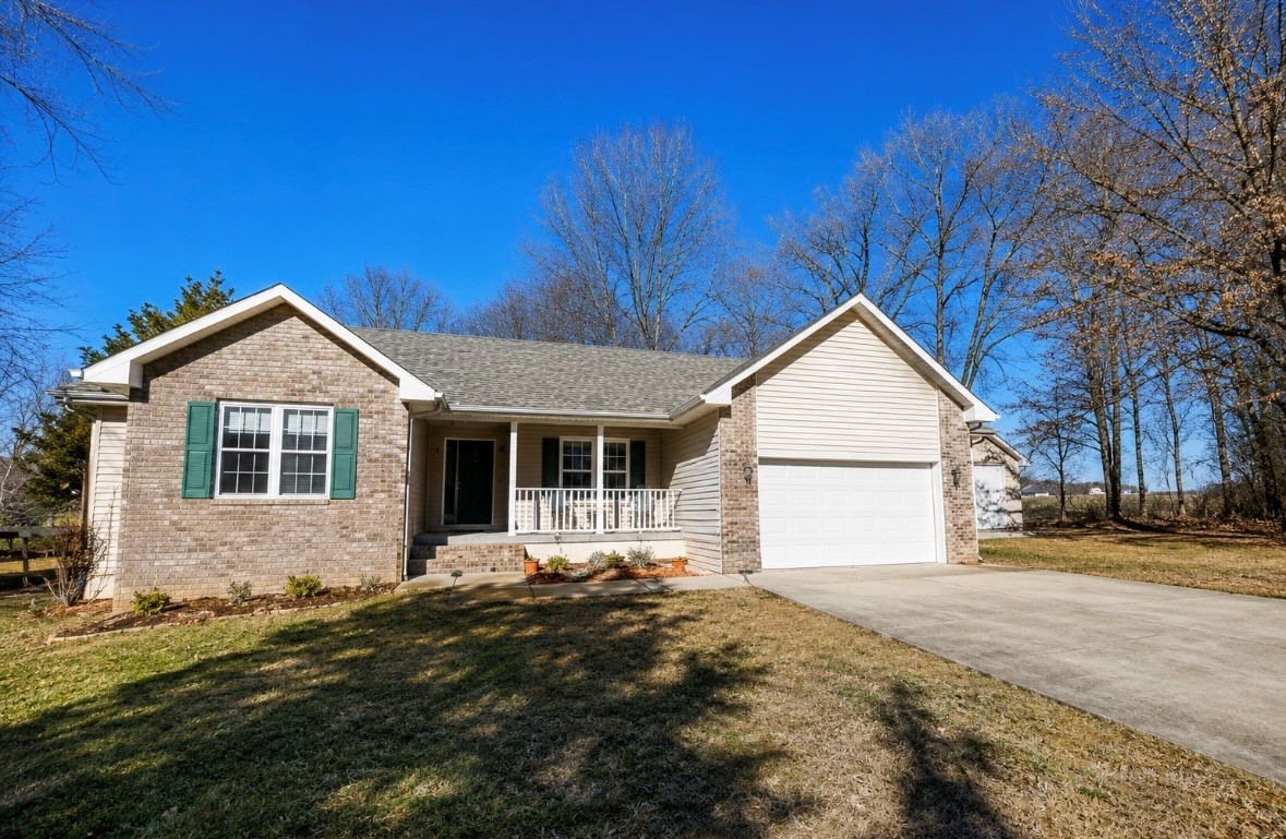 Homes for sale in Mt Vernon, IL | 14687 N Lost Lake Ln, Mt Vernon, IL 62864 | MLS# 12612019