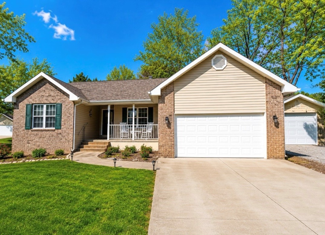 Homes for sale in Mt Vernon, IL | 14687 N Lost Lake Ln, Mt Vernon, IL 62864 | MLS# 12612019