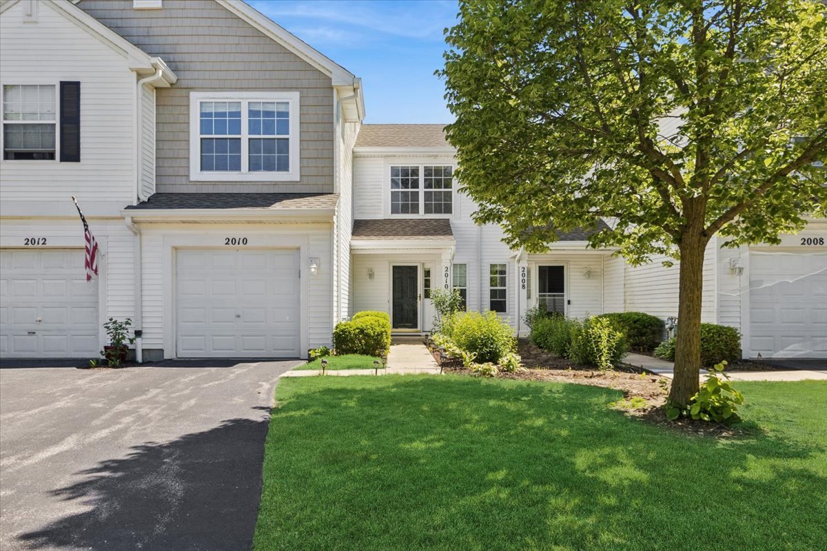 Homes for sale in Carpentersville, IL | 2010 Orchard Ln, Carpentersville, IL 60110 | MLS# 12613615