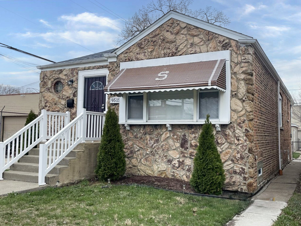 Homes for sale in Chicago, IL | 9515 S Woodlawn Ave, Chicago, IL 60628 | MLS# 12614017