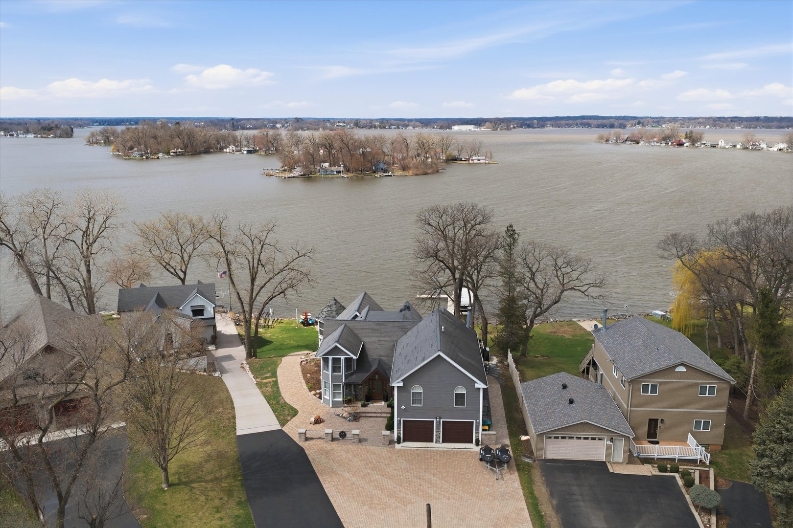 Homes for sale in Fox Lake, IL | 531 Circle Dr, Fox Lake, IL 60020 | MLS# 12614250