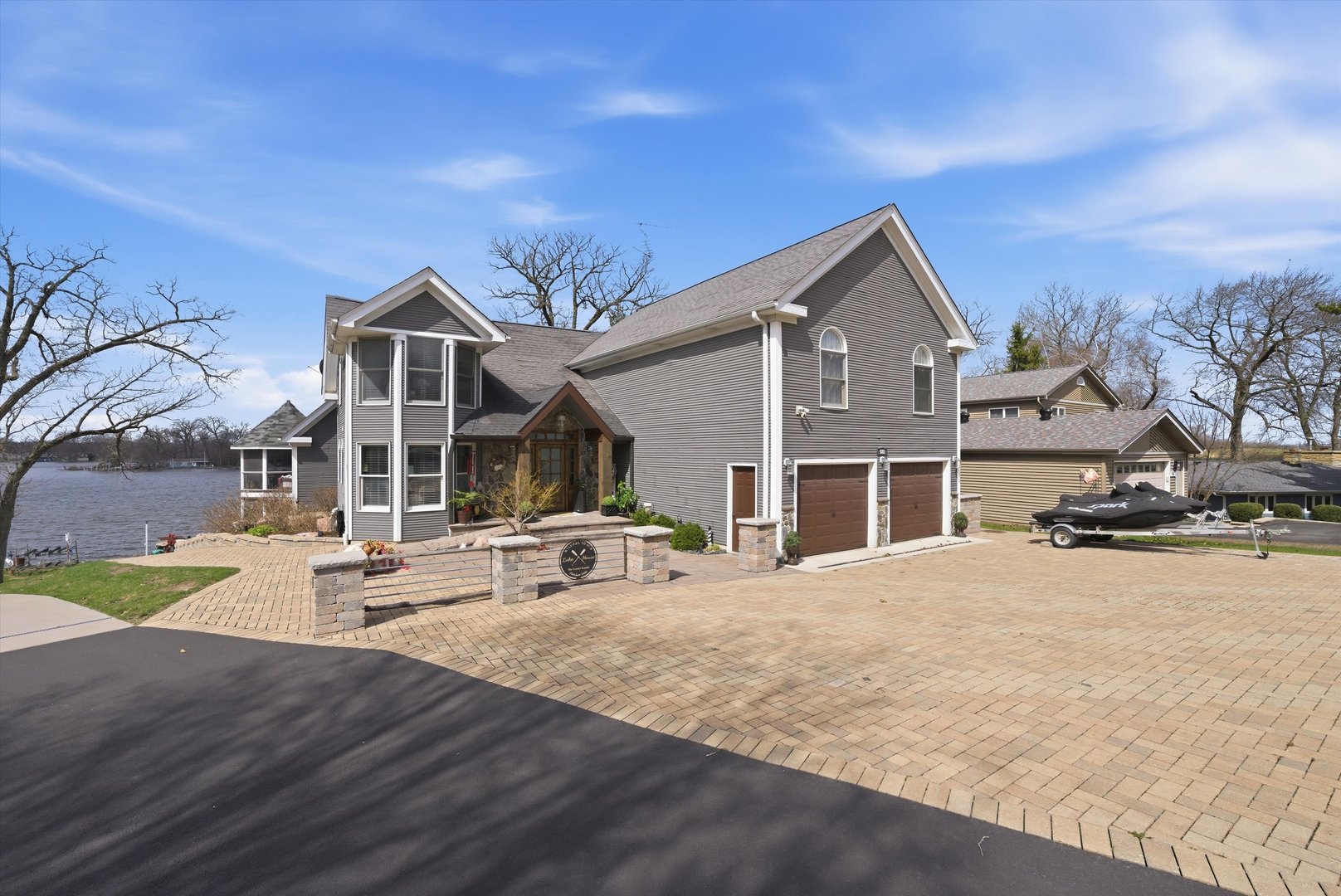 Homes for sale in Fox Lake, IL | 531 Circle Dr, Fox Lake, IL 60020 | MLS# 12614250