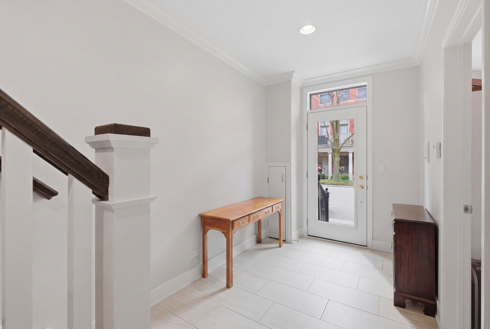 2nd image of 449 N Clinton St, Chicago, IL 60654 | MLS# 12614263