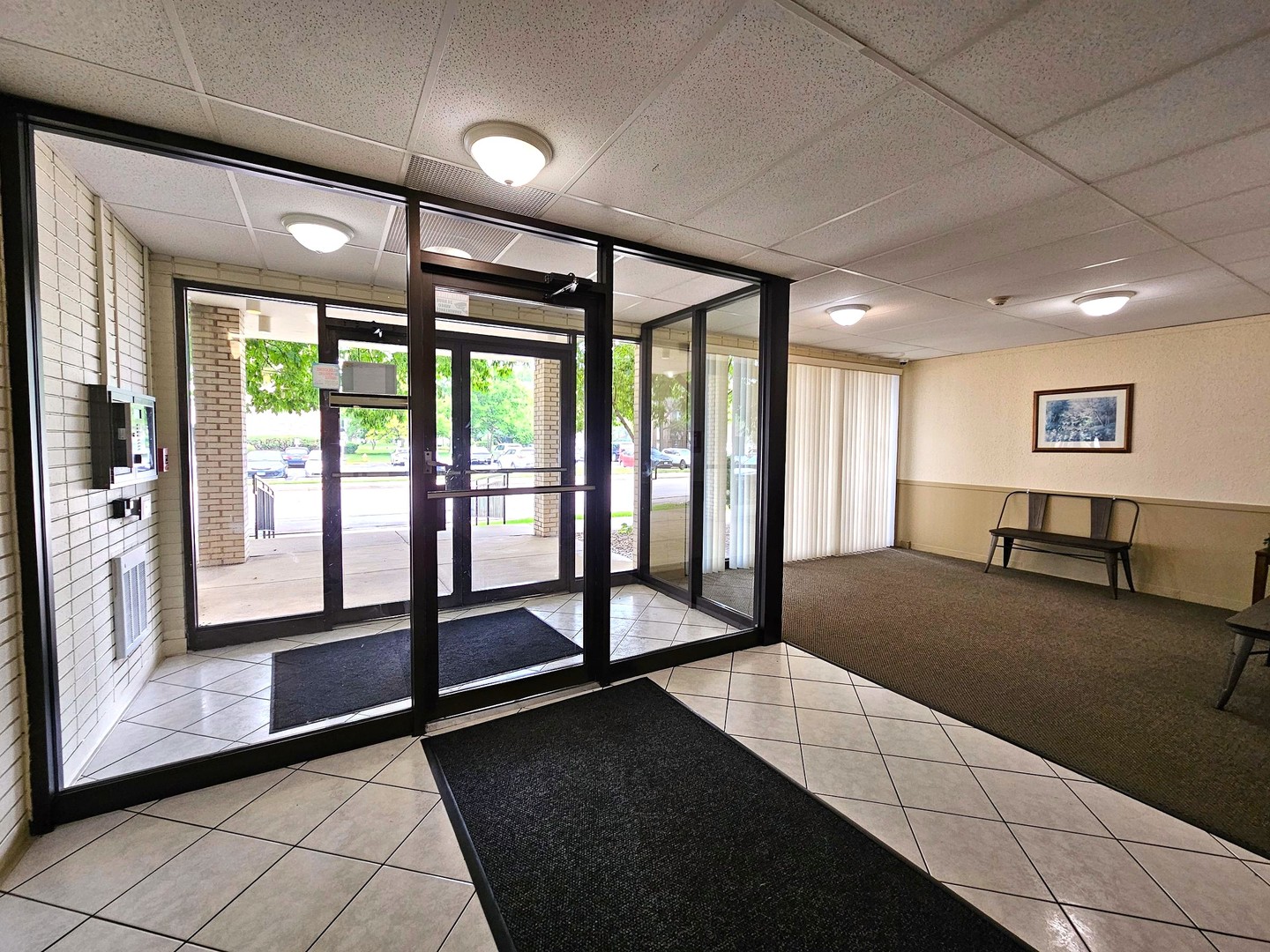 2nd image of 9701 N Dee Rd #6M, Niles, IL 60714 | MLS# 12615975
